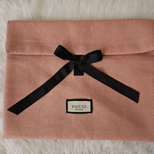NWOT Gucci Pink and Black Cosmetic Bag